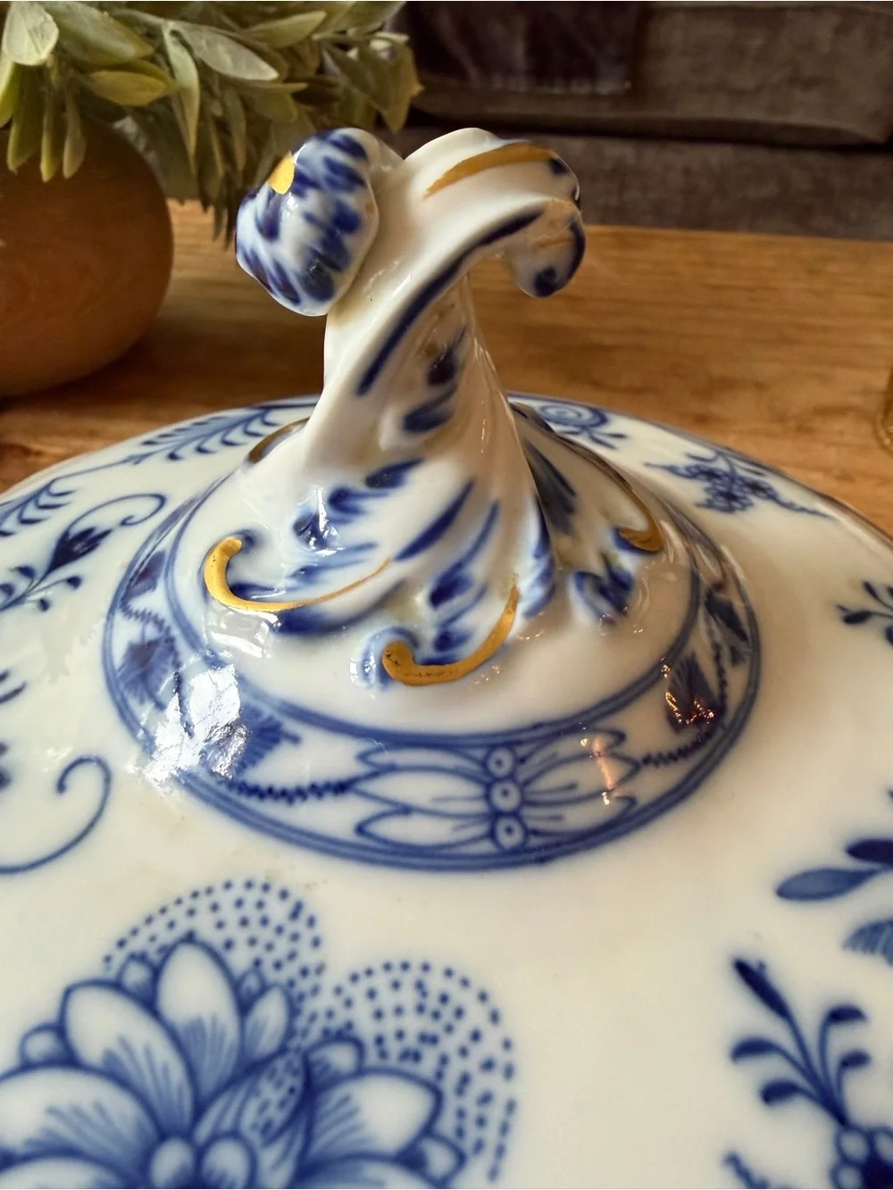 MEISSEN Antique Covered Lid Serving Dish Blue Onion Germany 1881-1930 Porcelain